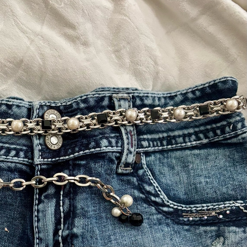Elegant Silver and Black Chain Belt
